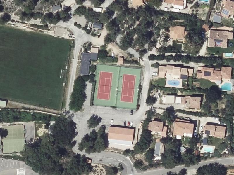 Vue aérienne de Complexe Sportif à Puyloubier (photographie aérienne IGN)